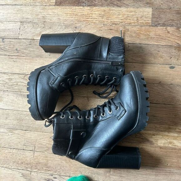 Dream Pairs Black Heeled Boots - Picture 4 of 10